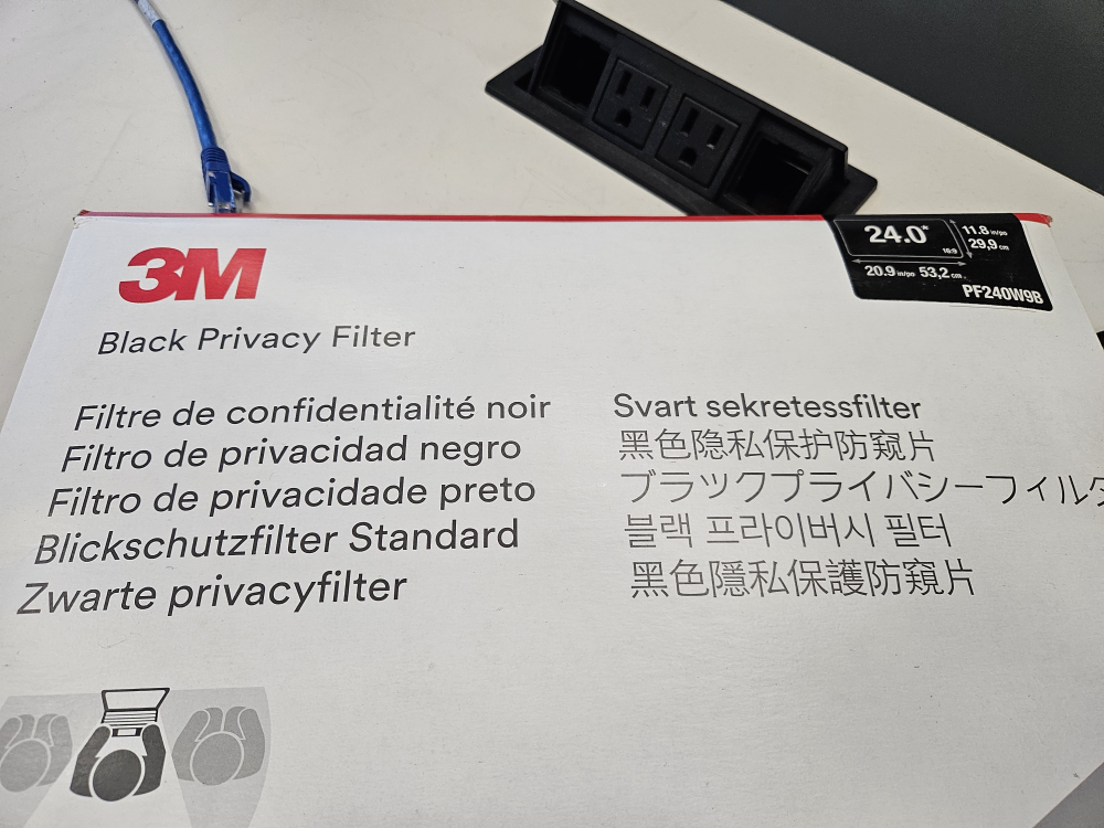 3M Black Privacy Filter 14" PF140W9B - photo 4
