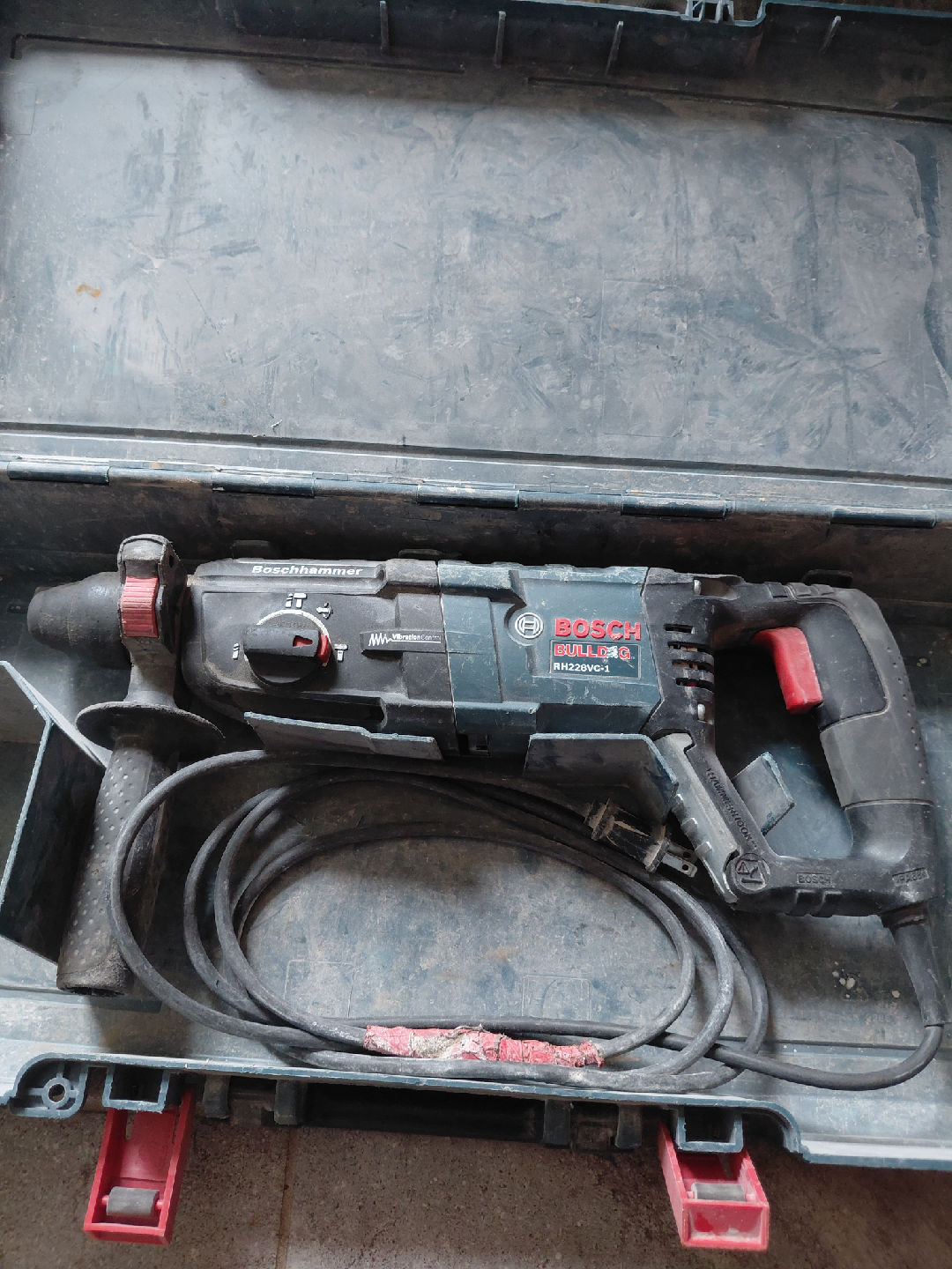 Bosch Bulldog Extreme RH228VC Rotary Hammer Drill