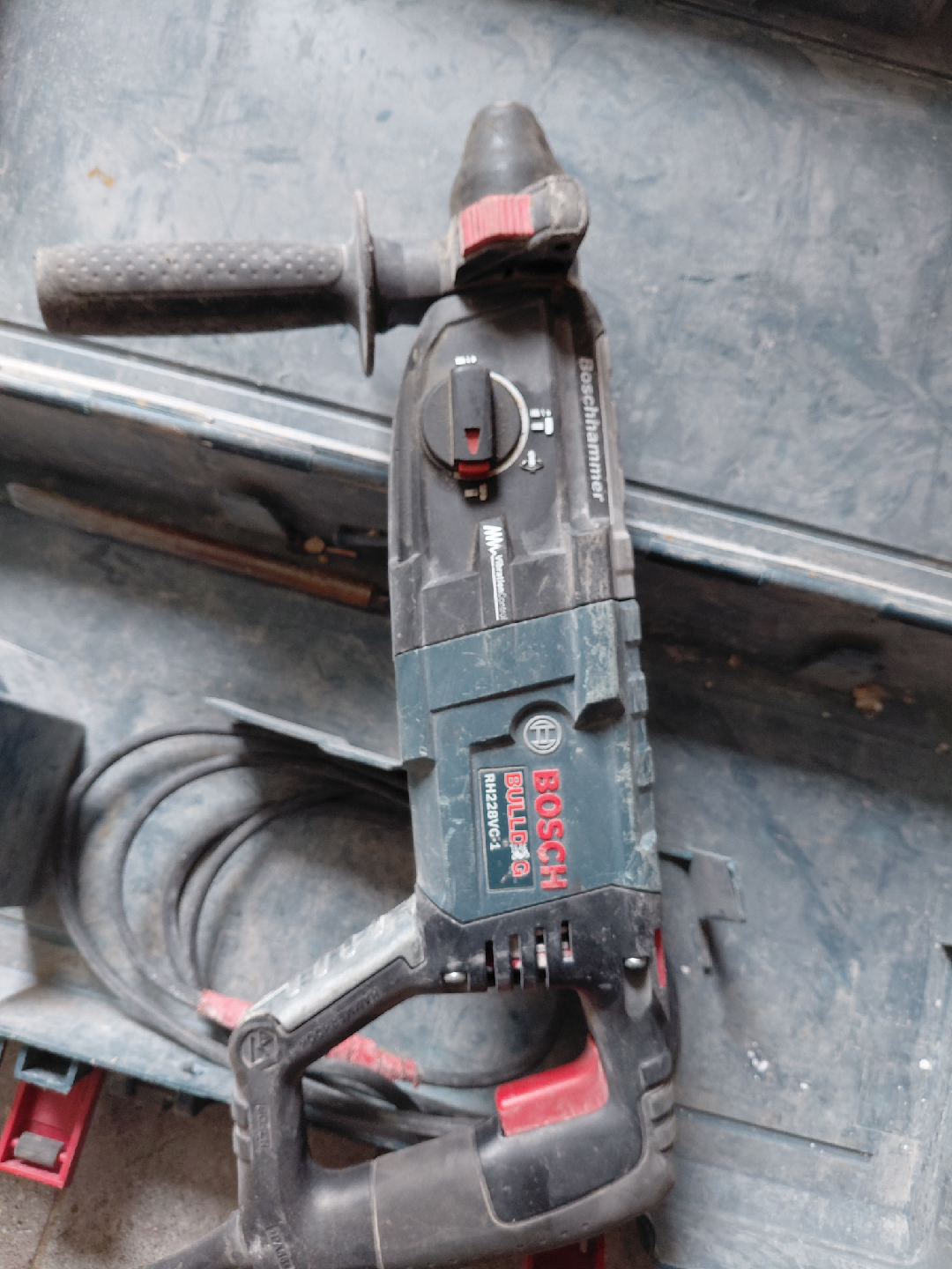 Bosch Bulldog Extreme RH228VC Rotary Hammer Drill - photo 2