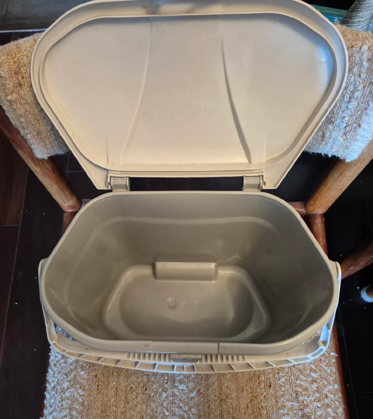 Grey Plastic Storage Container with Lid image indicator(2)