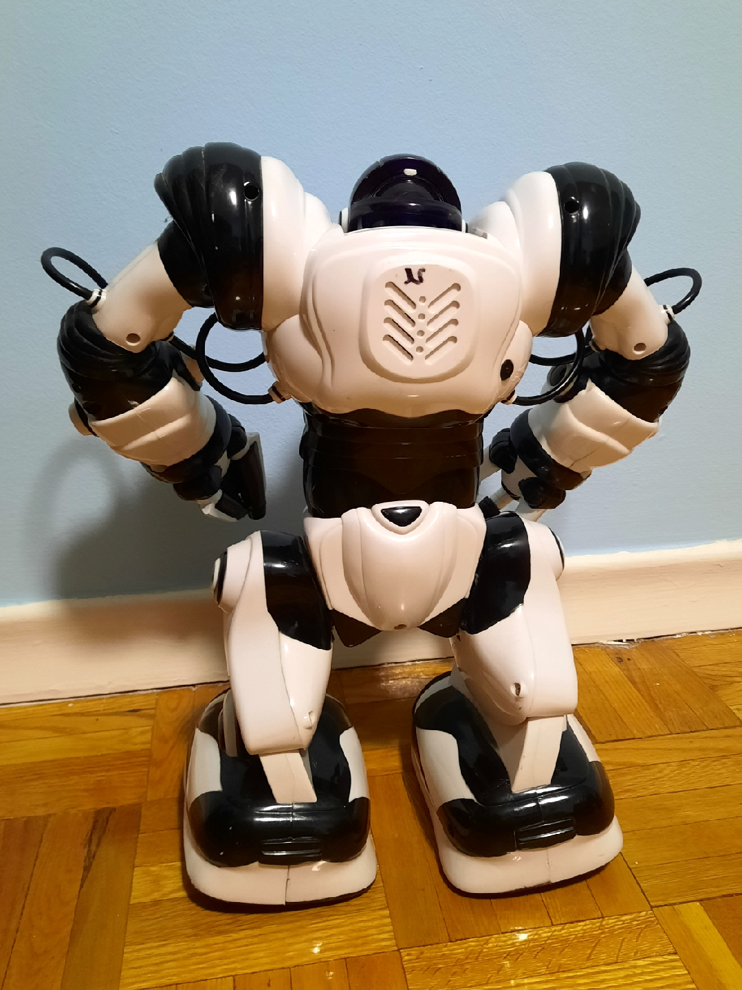 Interactive White Wowwee Robosapien Robot - photo 3