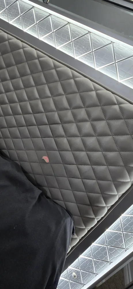 Glam Bedroom Set - Bed, Dresser, Nightstand image indicator(4)