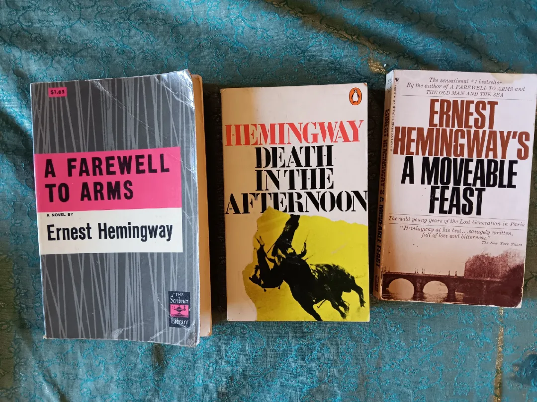 Ernest Hemingway Books thumbnail
