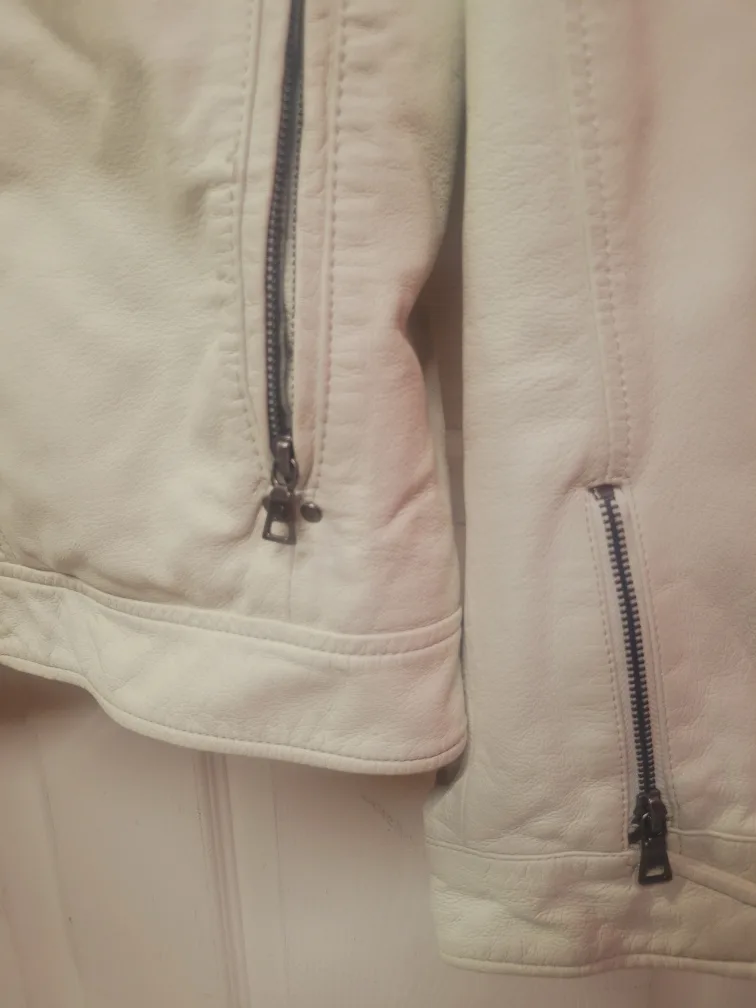 Danier White Leather Jacket w/ Hood - Size M image indicator(2)