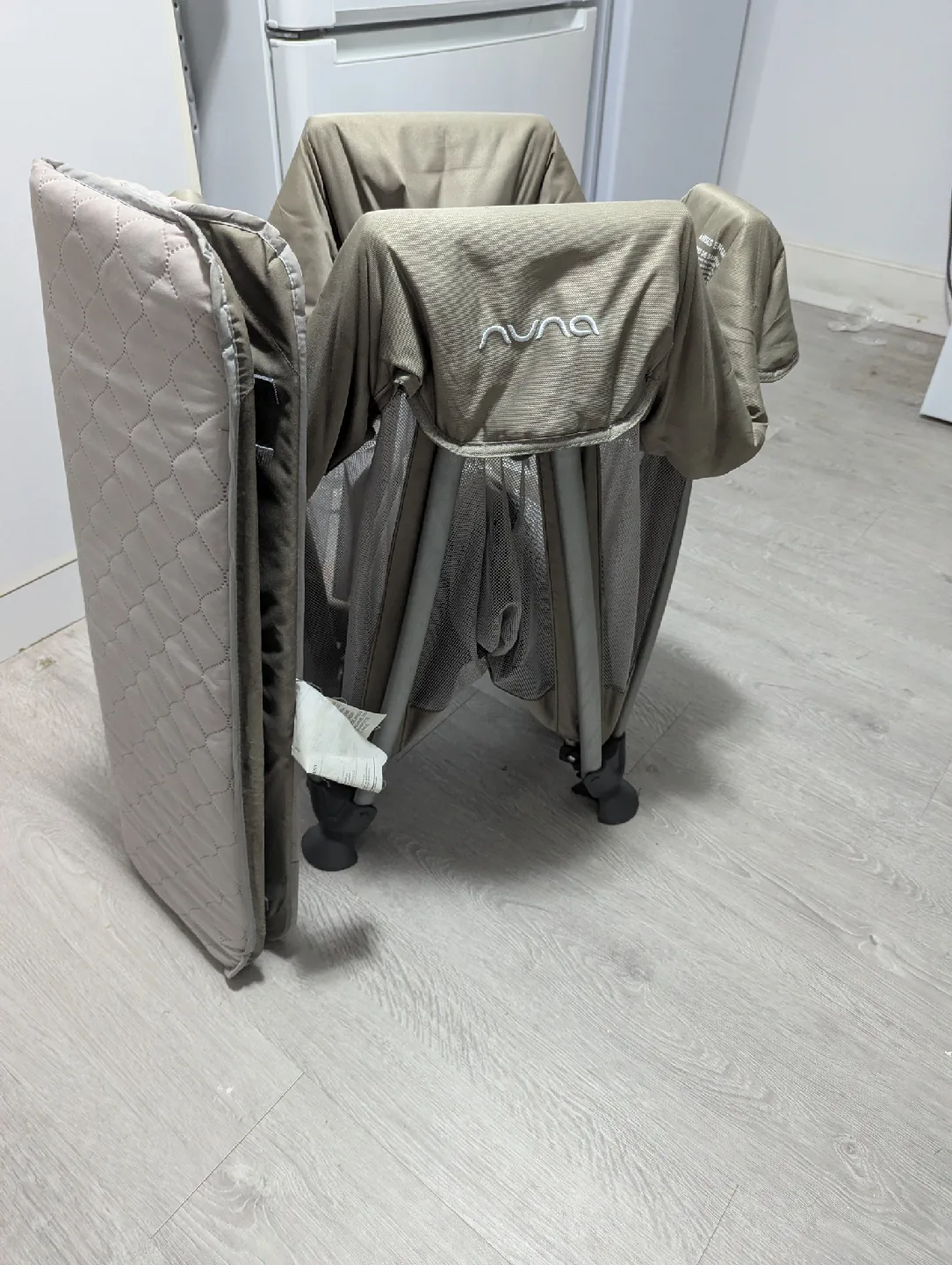 Nuna Sena Aire Playard - Excellent Condition! image indicator(8)