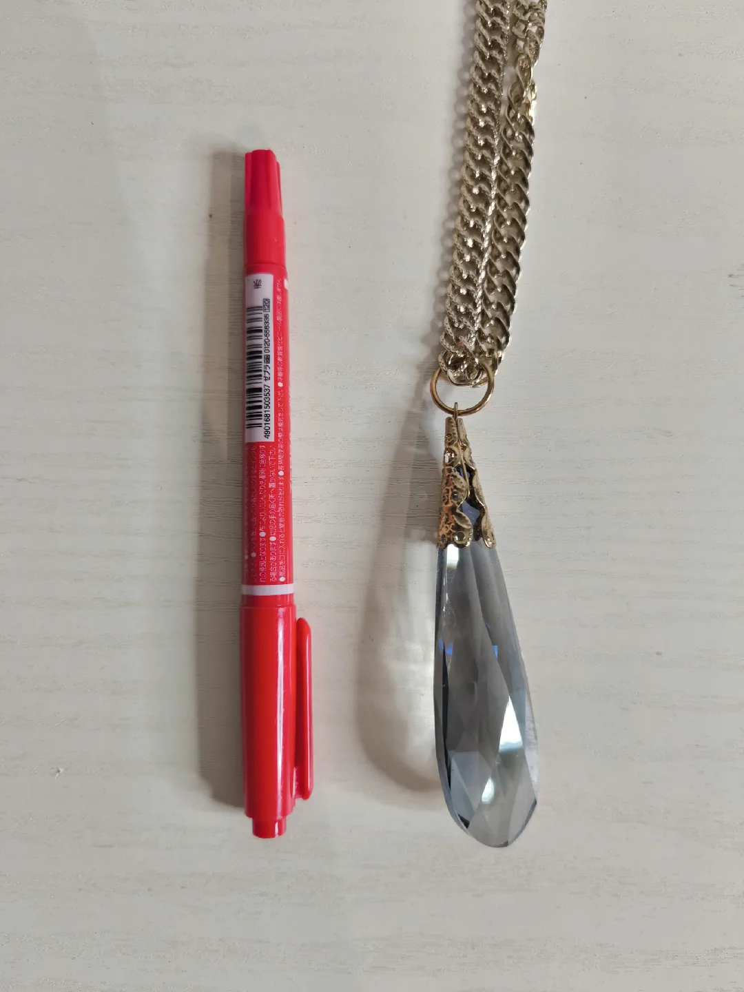 Fashion Necklace with Teardrop Pendant image indicator(3)