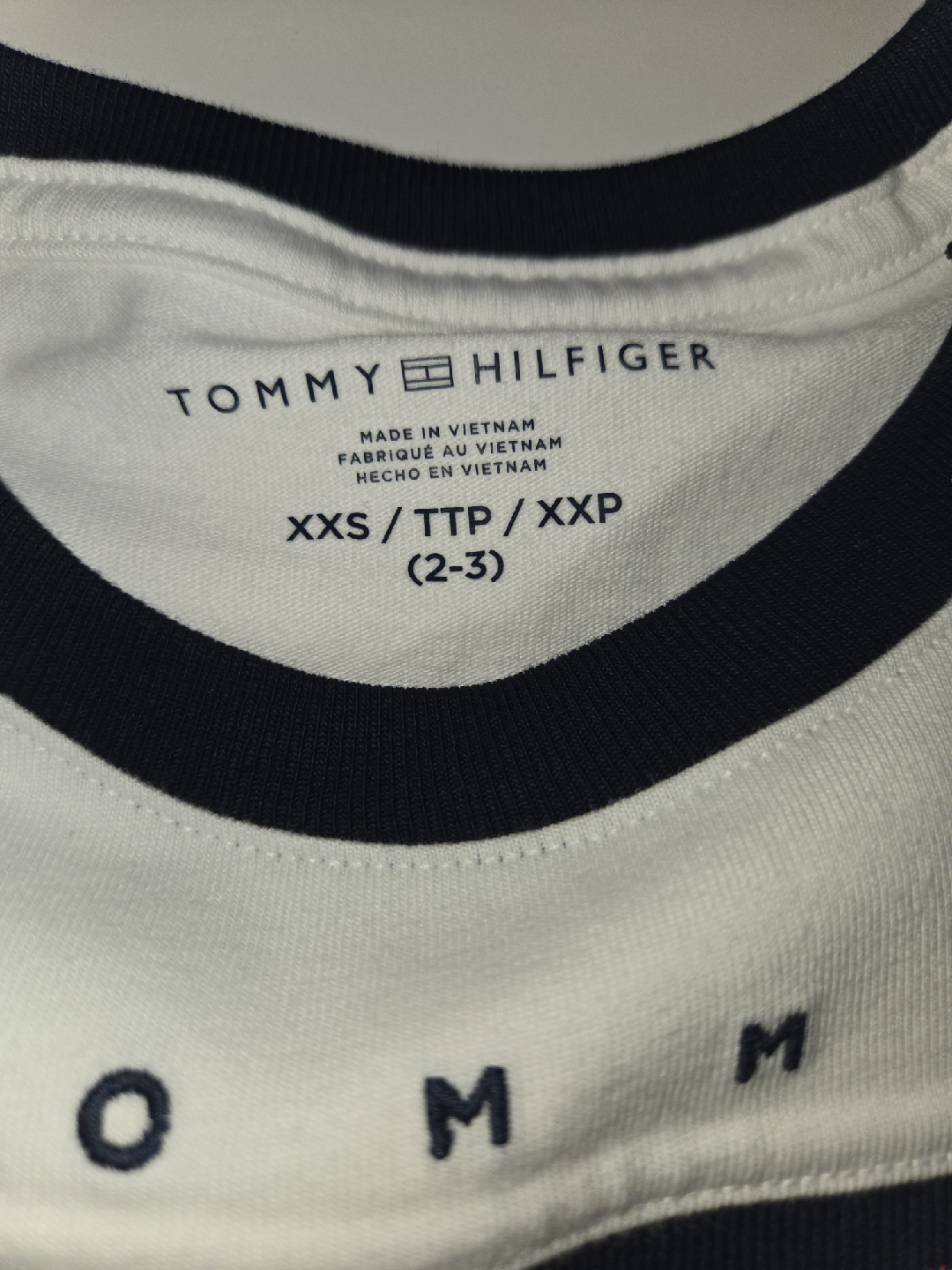 BNWT Tommy Hilfiger Matching T-Shirt & Short Set - photo 2