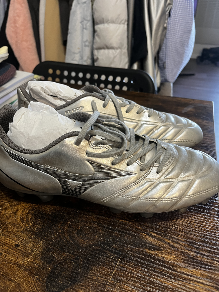 Mizuno Rebula Cup Select Football Cleats - US 9.5