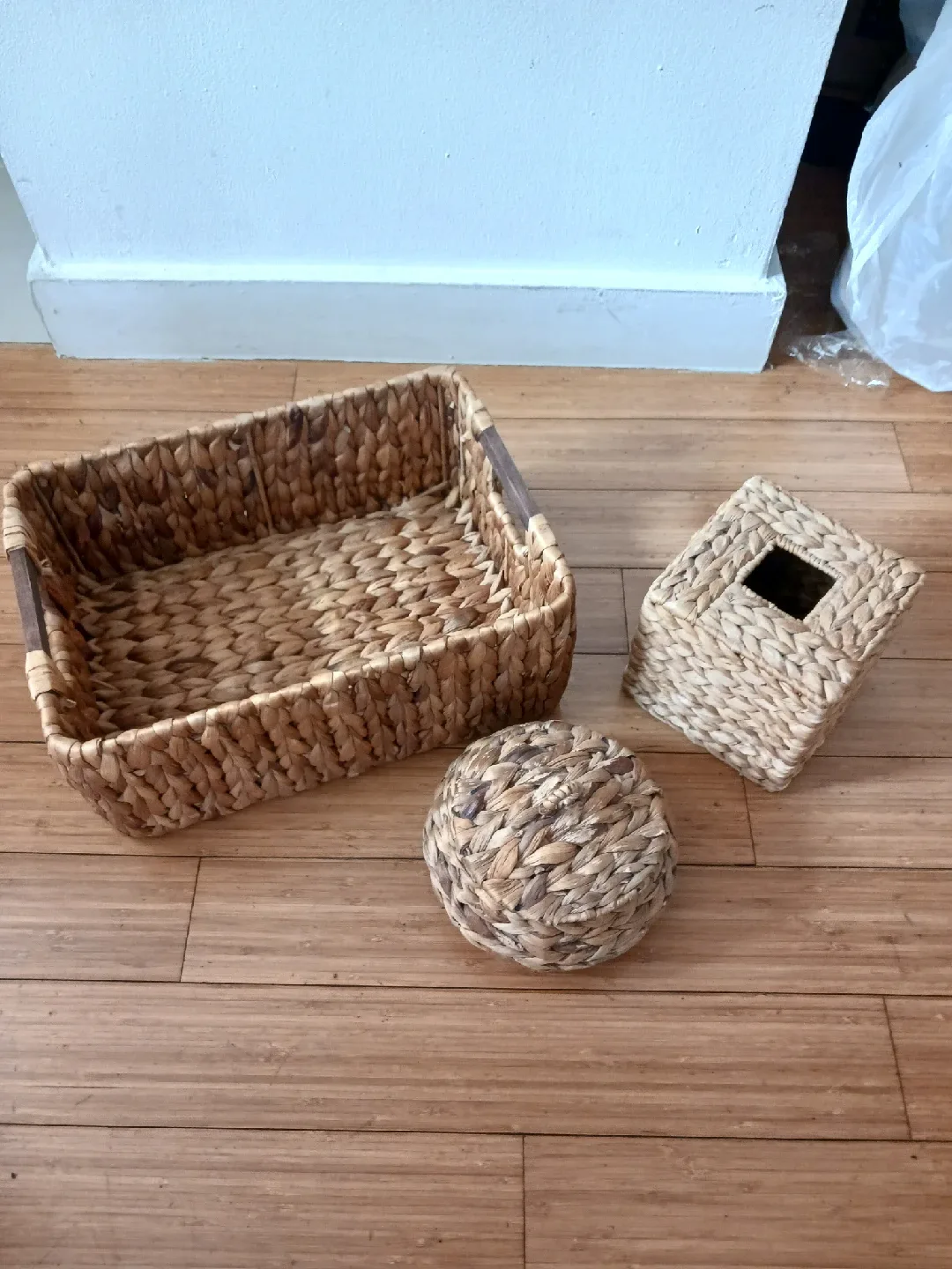 Rustic 3-Piece Wovel Basket Set - Minimalist Storage & Decor image indicator(3)