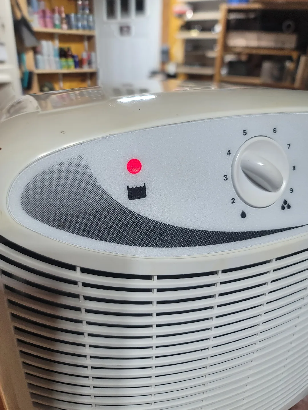 Wood's Dehumidifier 8.5 litre, auto shut off image indicator(5)