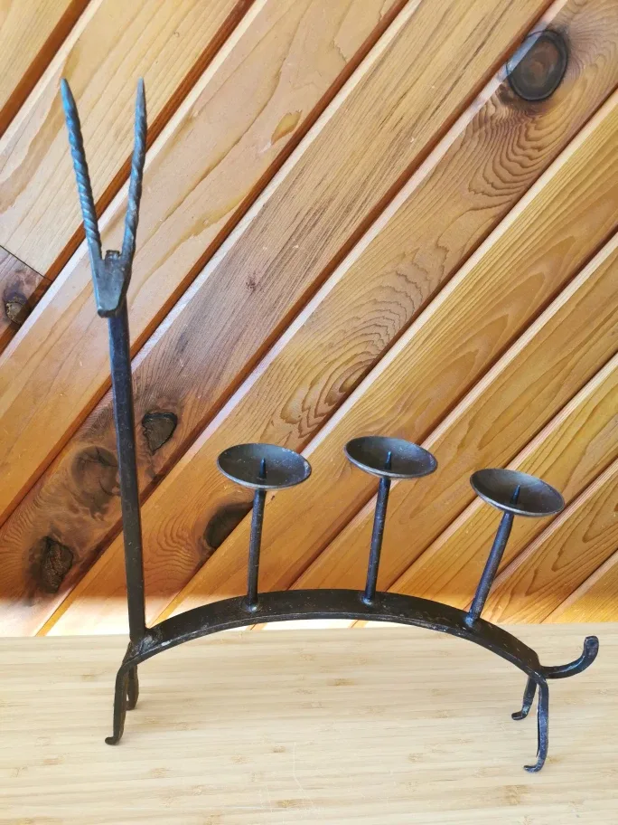 Brutalist Style Gazelle Candle Holder image indicator(2)