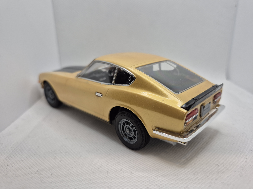 Datsun 240Z Model Car - Gold & Black - photo 2