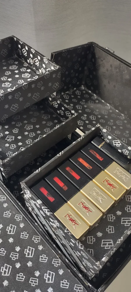 Black Makeup Organizer Case with Keys image indicator(6)