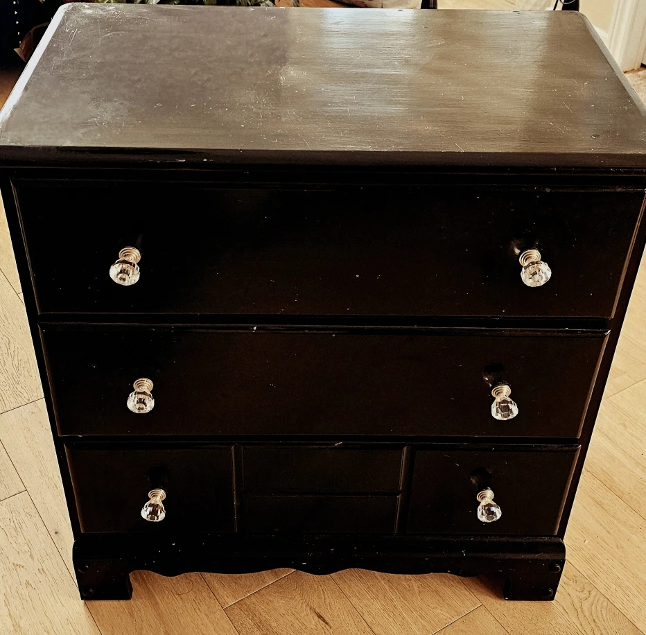 Black Wood 3-Drawer Dresser