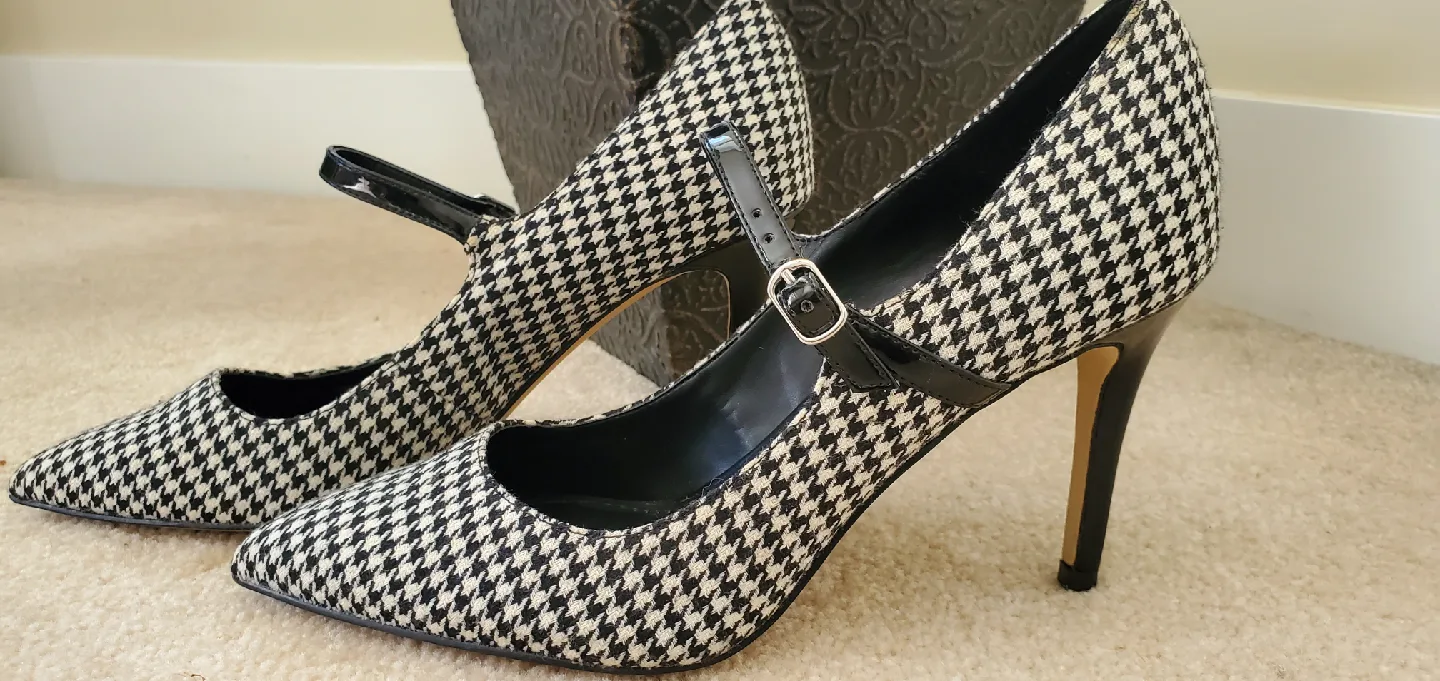 Marc Fisher Houndstooth Heels - Size 8.5 image indicator(2)