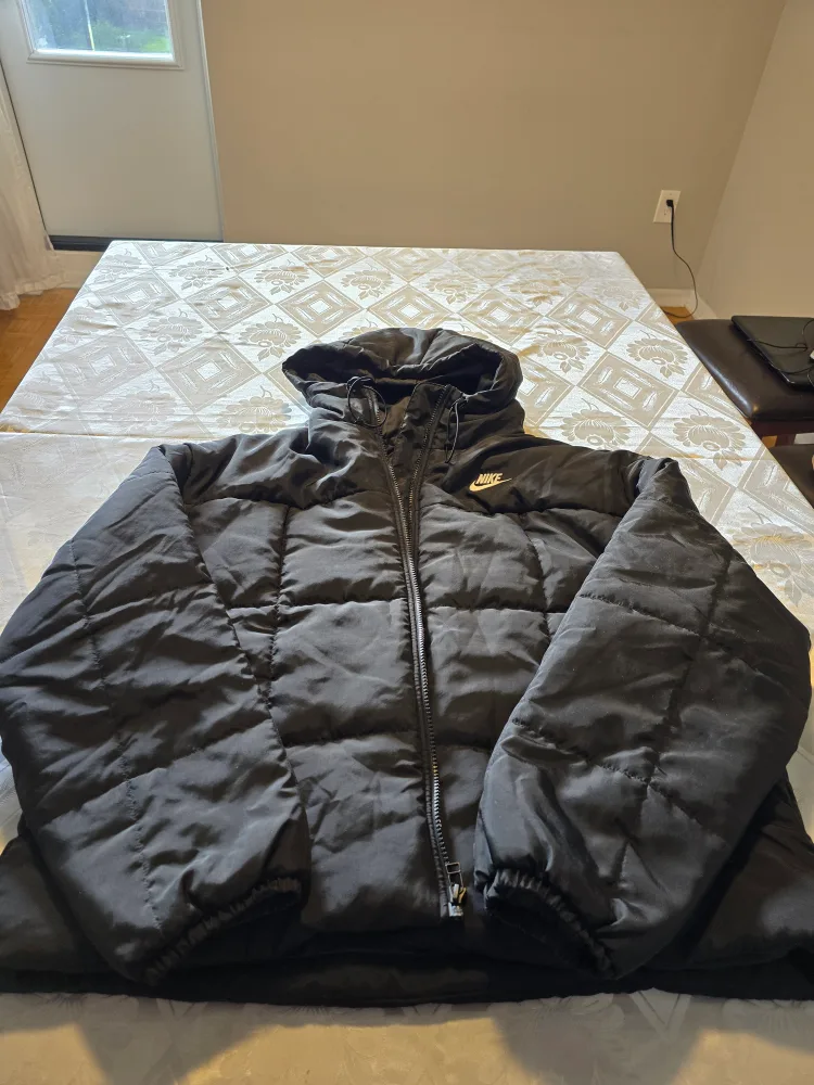 Nike Black Puffer Jacket new with tag image indicator(2)