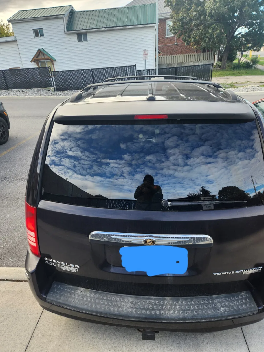 Chrysler Town & Country Van Seats 7 image indicator(6)