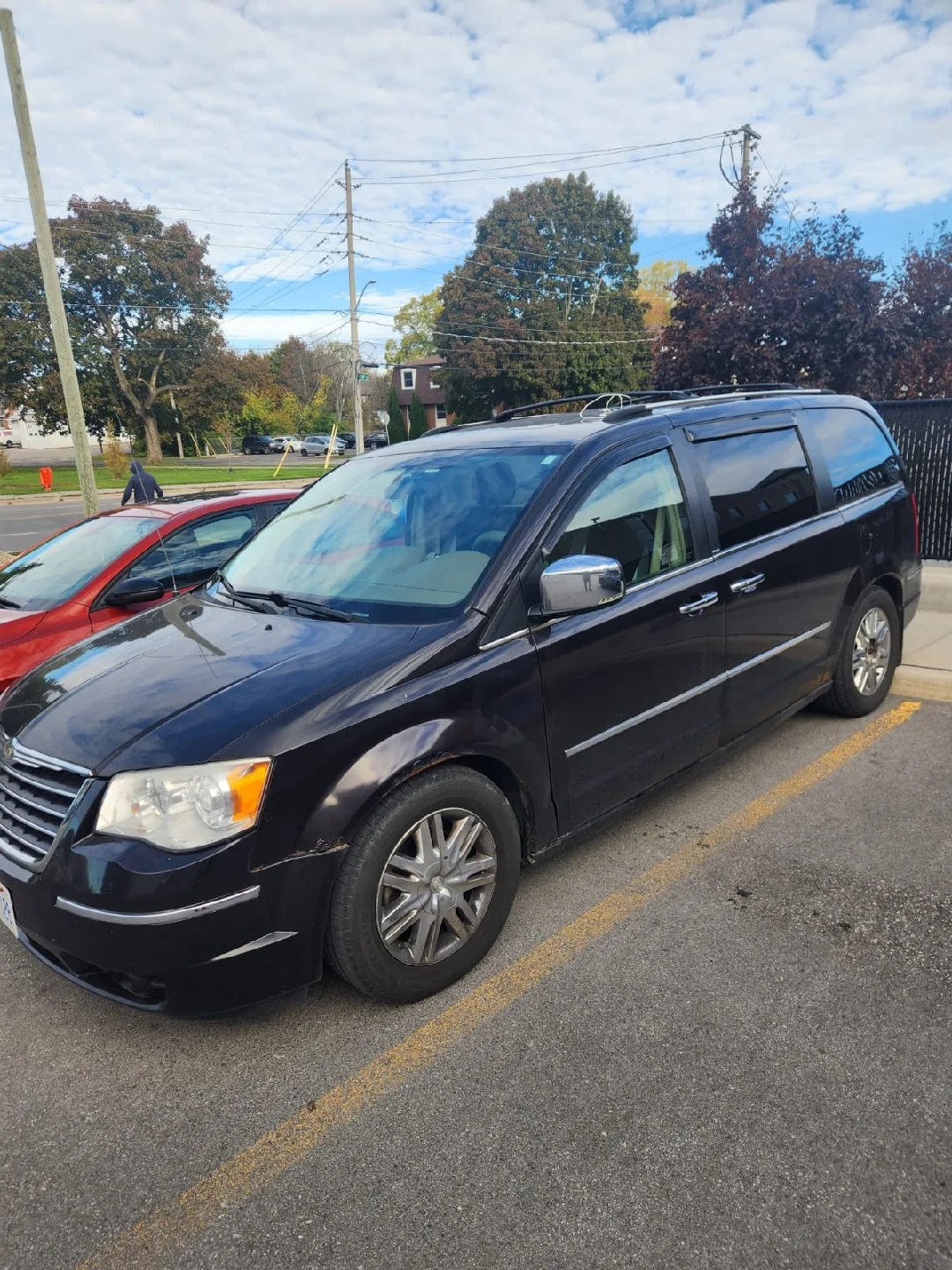 Chrysler Town & Country Van Seats 7 image indicator(7)