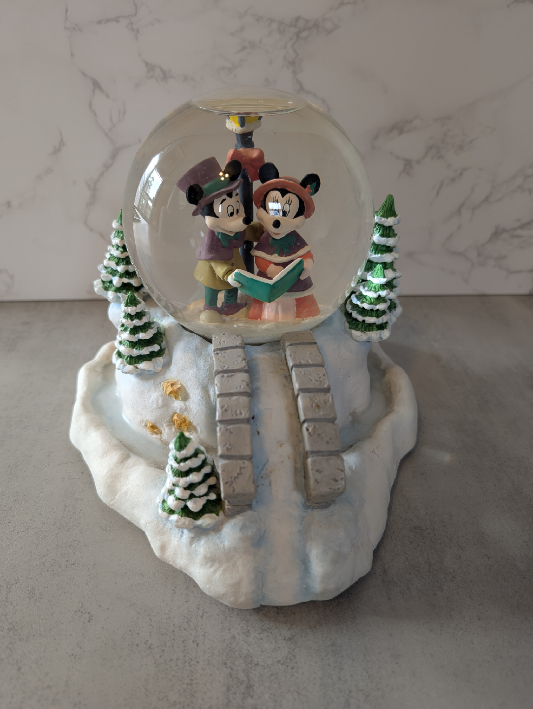 mickey and Minnie musical snow globe - photo 3