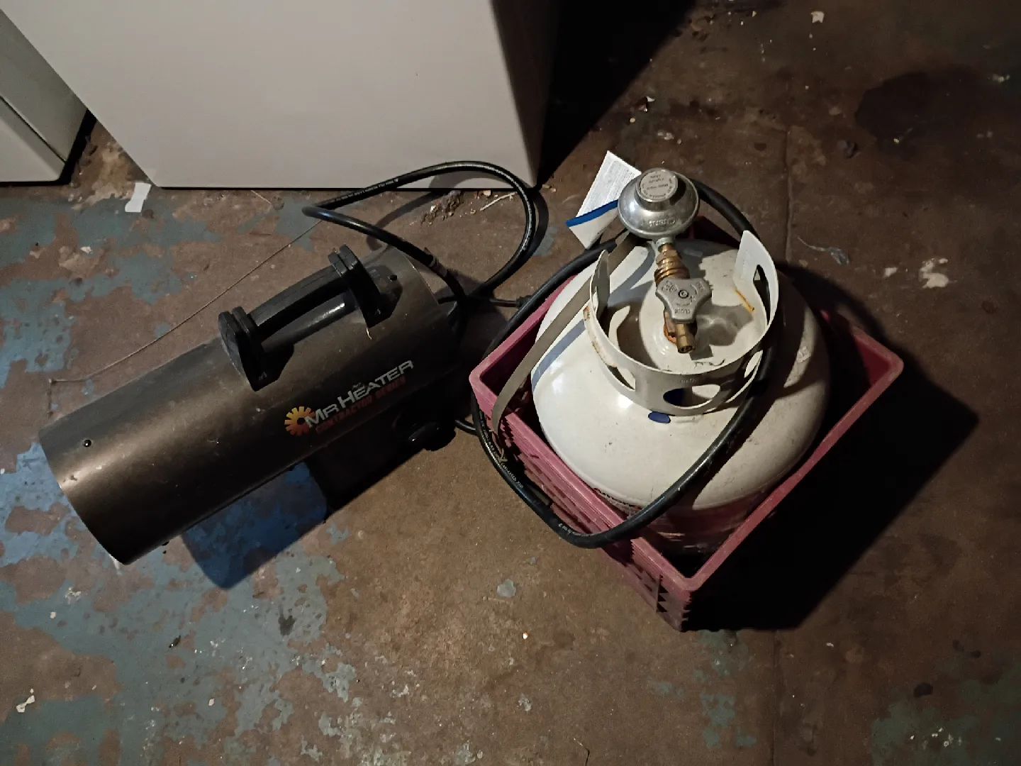 Mr. Heater Contractor Series Heater w/ Propane Tank image indicator(4)