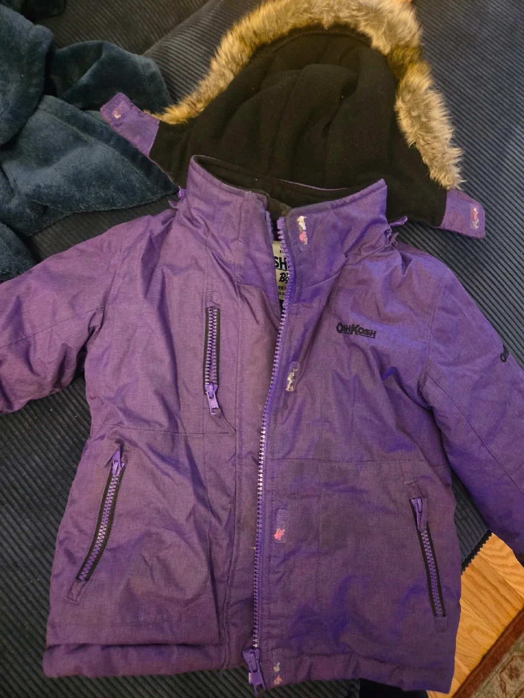 OshKosh Bgosh Purple Winter Jacket - Size 4 girls image indicator(3)