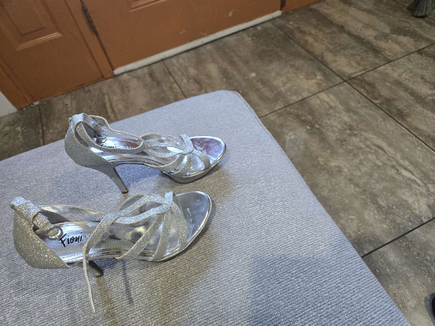 Fioni Silver Glitter Heels - photo 2