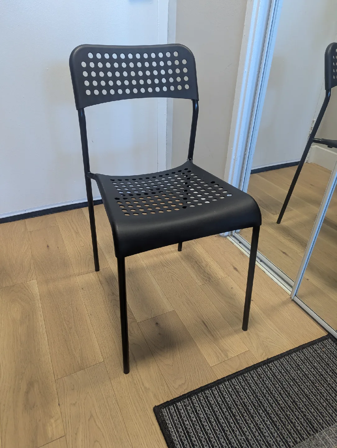 IKEA Black Chair and Table Set image indicator(4)