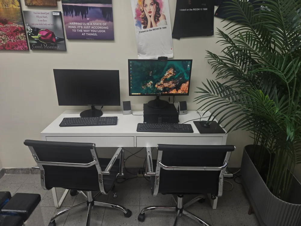 Shared Office Space for Rent in High Traffic Mall image indicator(2)