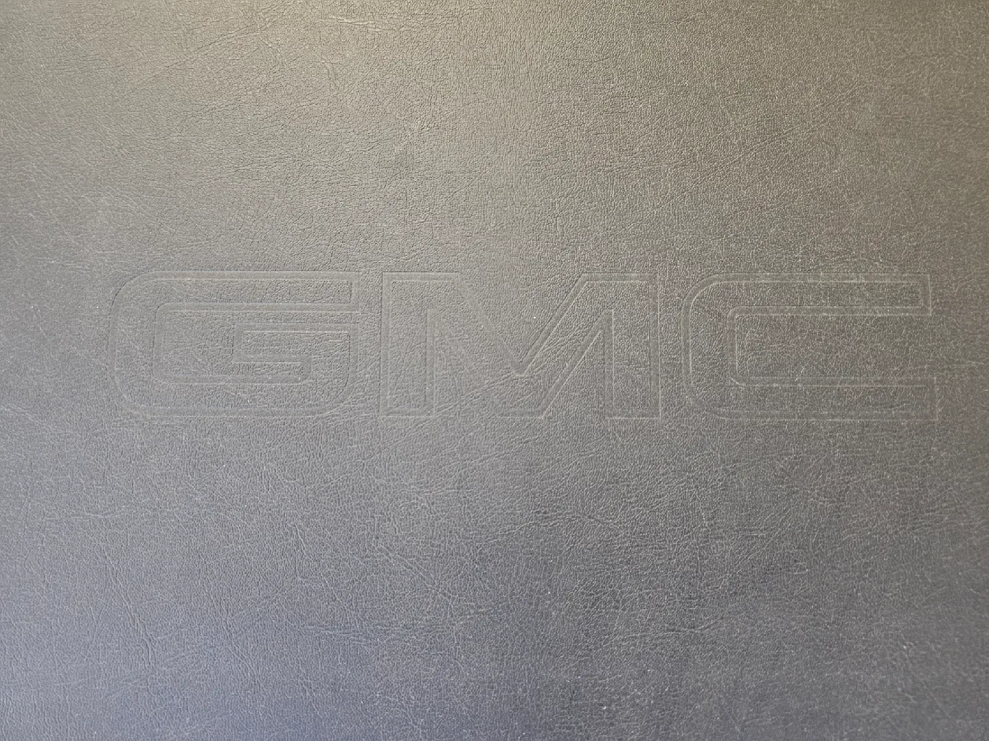 GMC Truck Bed Cover - Black image indicator(2)