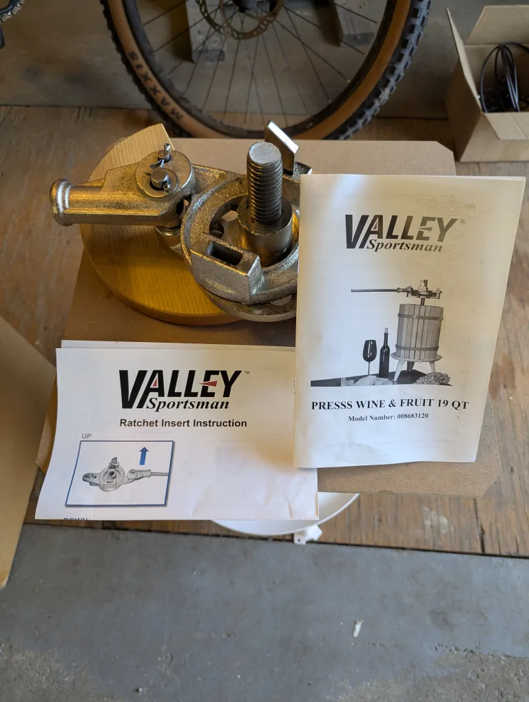 Valley Sportsman Wine & Fruit Press 19 QT image indicator(2)