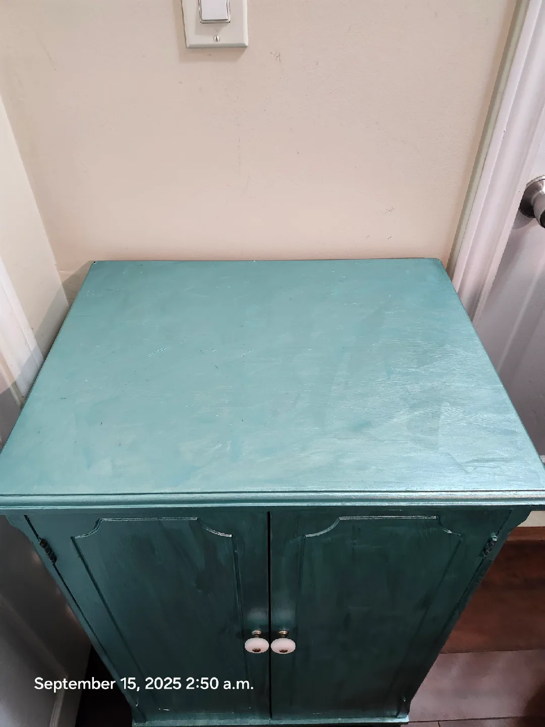 Teal bathroom cabinet & accessories image indicator(2)