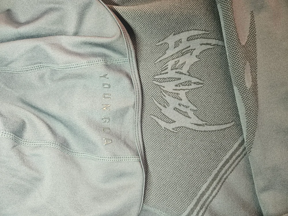 YOUNGLA Warrior Compression Hoodie - Size S image indicator(5)