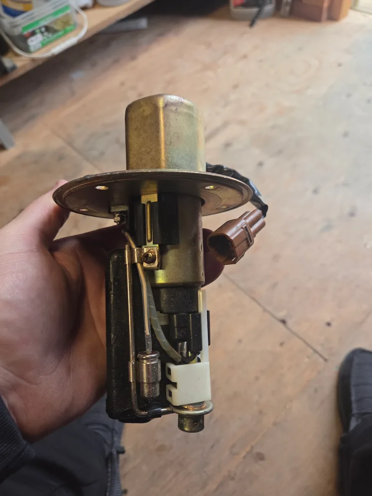 Kawasaki 49040-1081 UC-T30KU2 Fuel Pump image indicator(2)