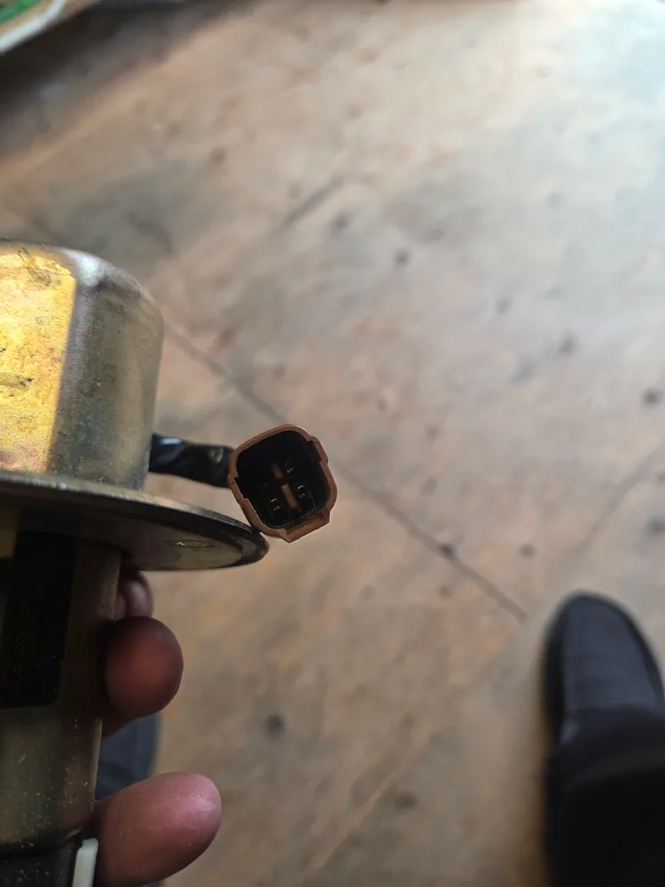 Kawasaki 49040-1081 UC-T30KU2 Fuel Pump image indicator(3)