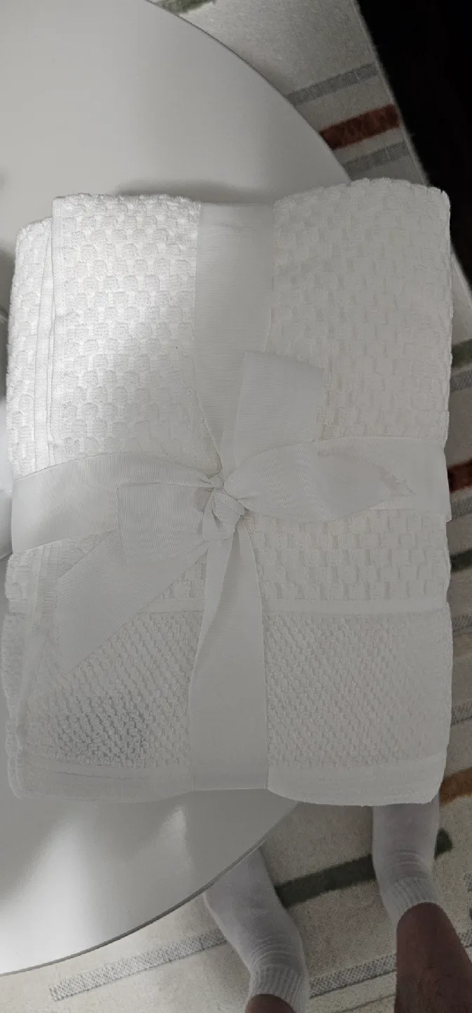 Soho Living 6-Piece White Towel Set - New image indicator(2)