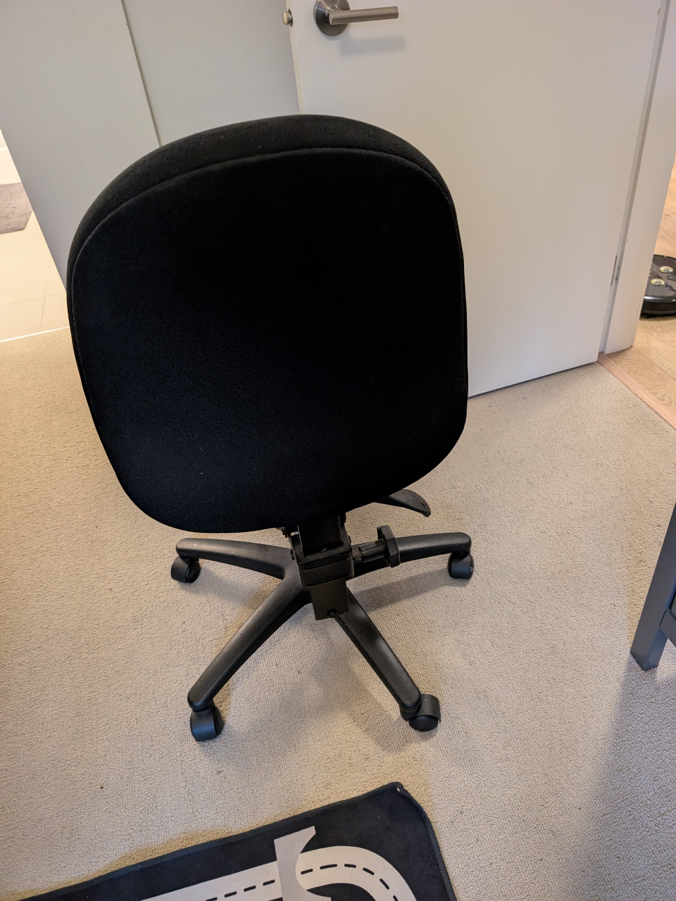 Black Office Chair - photo 3