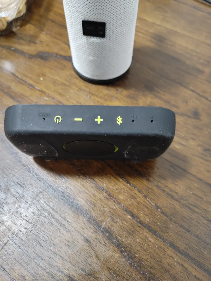 Monster Superstar & Tech 1 Rage Portable Speakers image indicator(5)