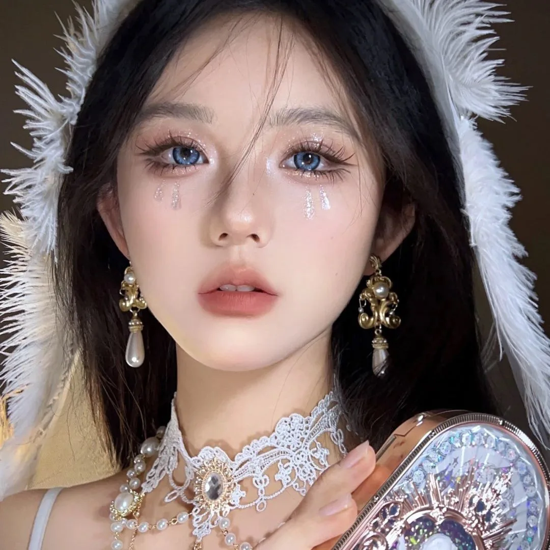 New Flower Knows Little Angel 9-Colour Eyeshadow Palette image indicator(6)