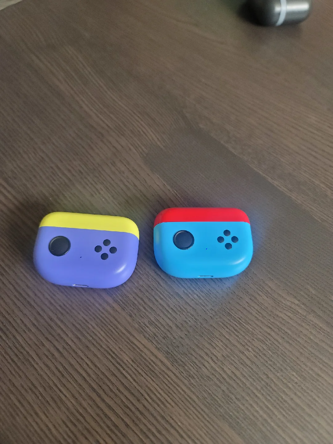 Earbuds thumbnail