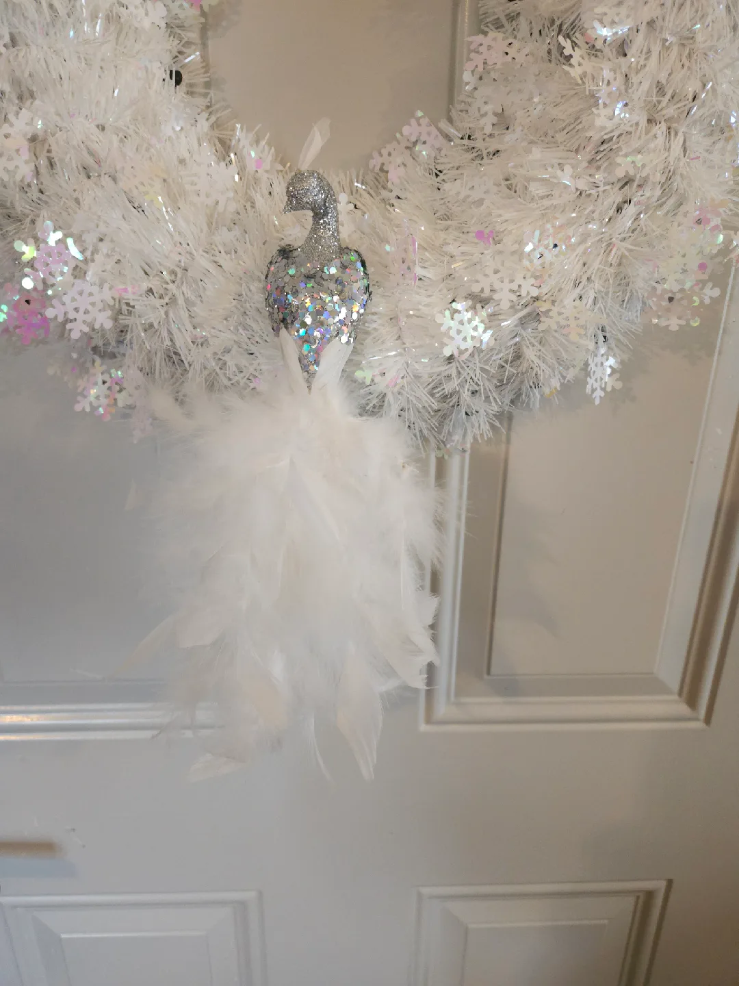 White Christmas Wreath with Peacock Ornament image indicator(2)