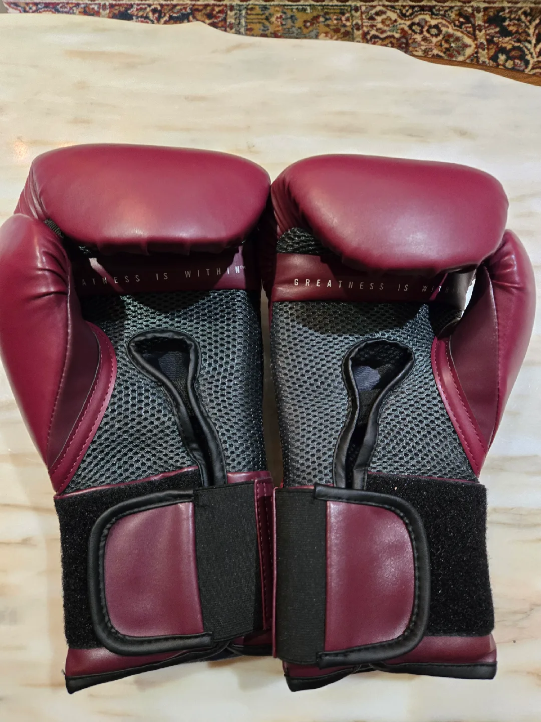 Everlast Elite Pro Style Training Boxing Gloves image indicator(2)