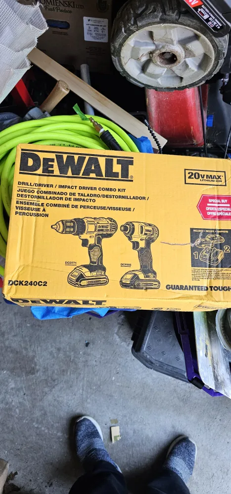 DeWalt 20V MAX Drill/Driver Combo Kit DCK240C2 image indicator(2)