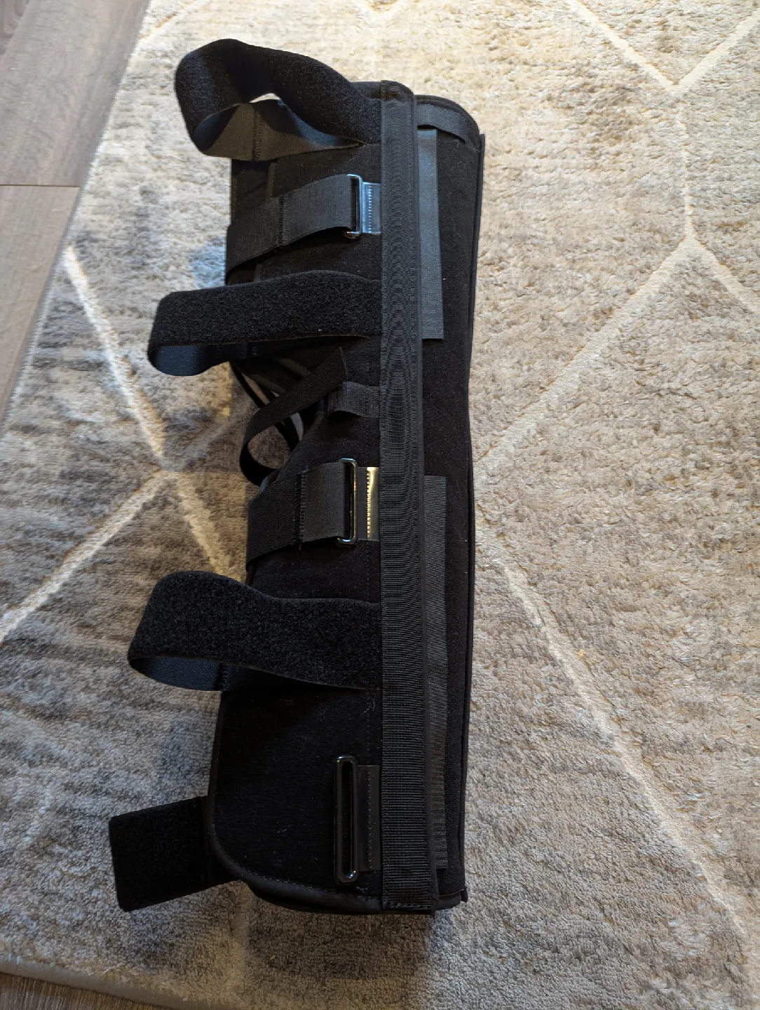 Universal knee immobilizer brace image indicator(2)