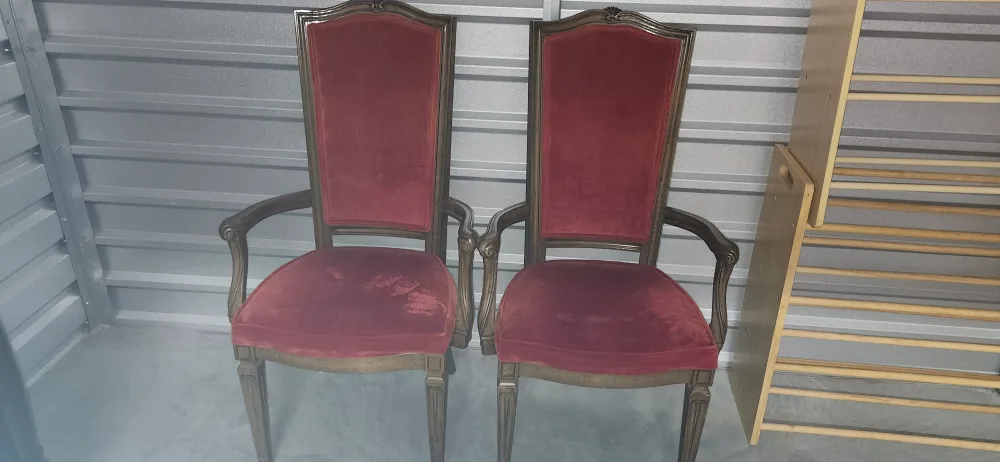 Pair of Red  Chairs..Sillas Hermosas image indicator(2)