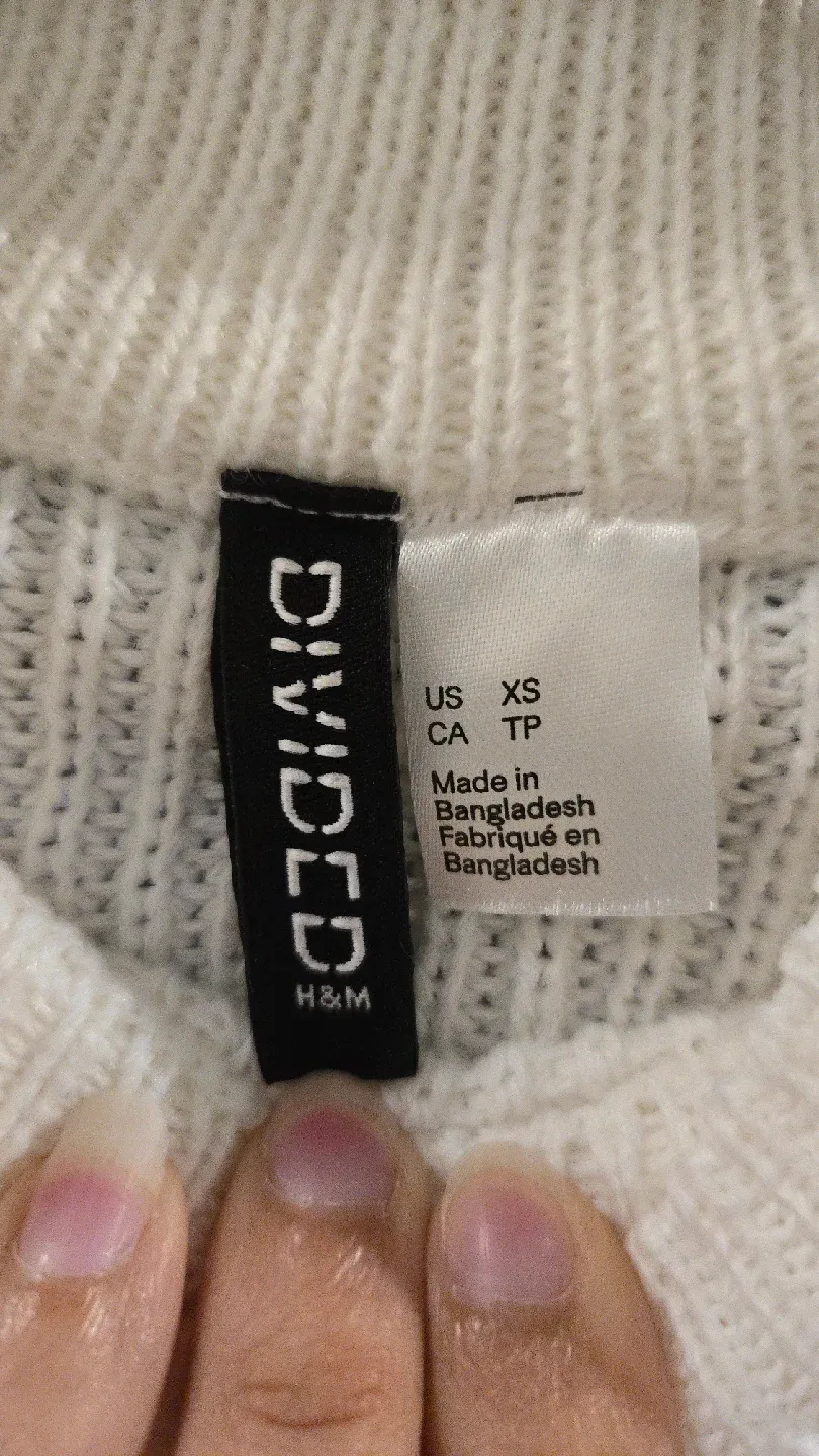 H&M Divided Cream Cropped Sweater - XS image indicator(3)