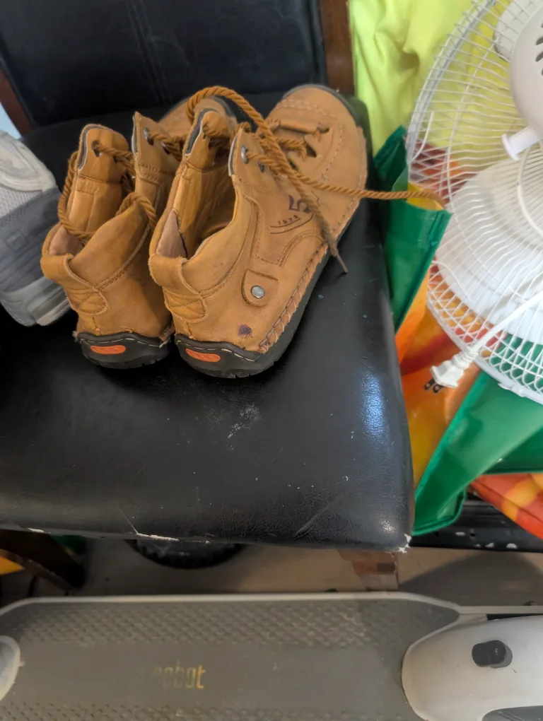 Butchouc Tan Leather Lace-Ups, Size 10.5 image indicator(2)