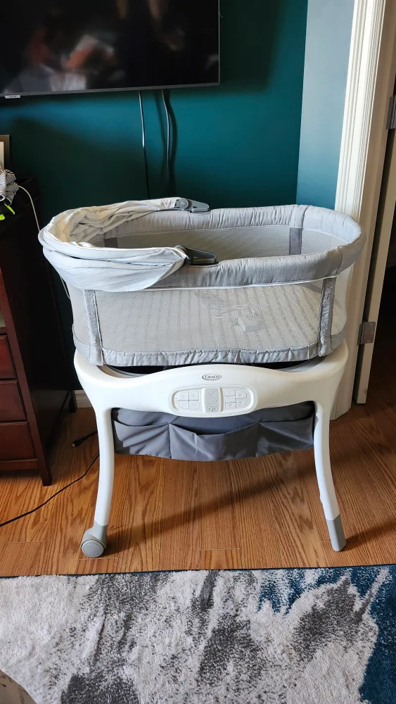 Graco Sense2Snooze Bassinet - Like New! image indicator(3)
