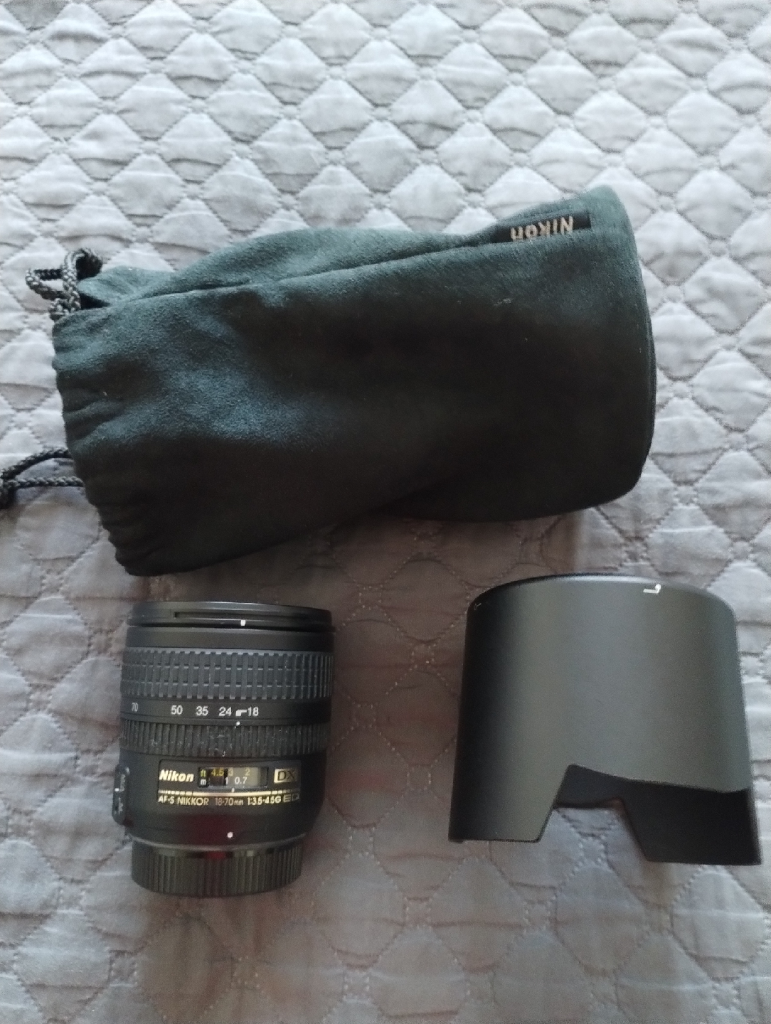 Nikon AF-S Nikkor 18-70mm Lens