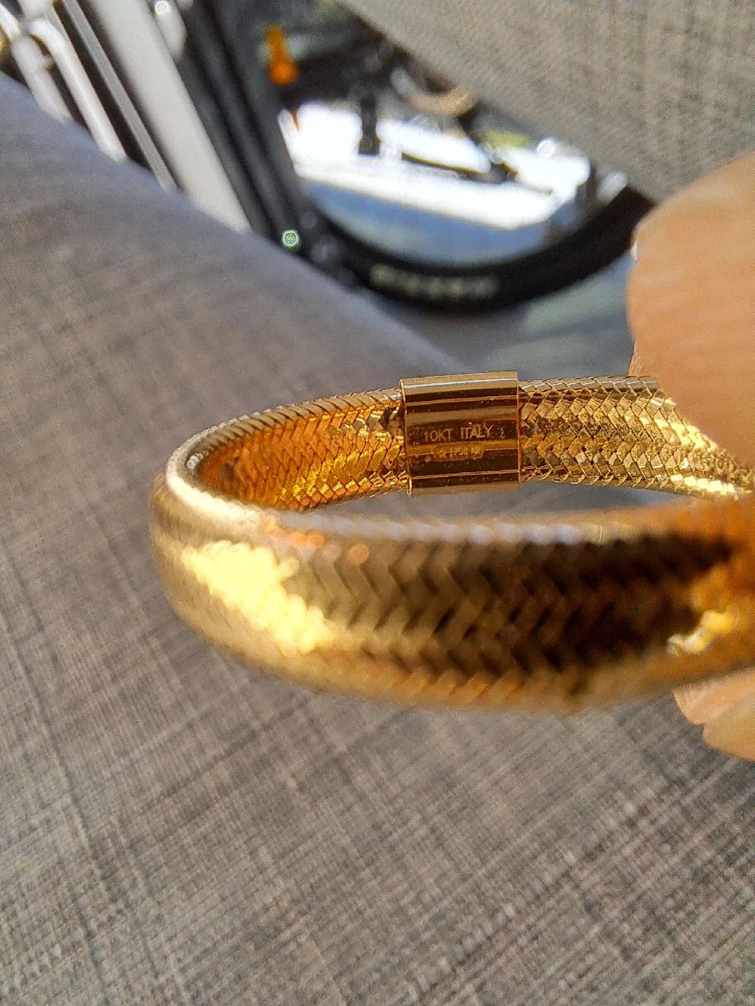 10kt Gold Ring image indicator(5)