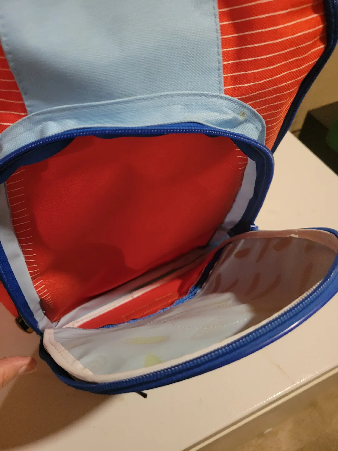 Caillou Backpack image indicator(3)